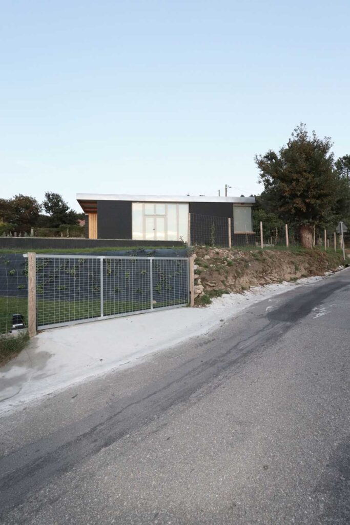 Imagen de la calle exterior. Proyectos de arquitectura del estudio de EEG Arquitectos en Pontevedra.